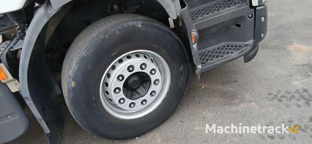 Renault Premium-Lander