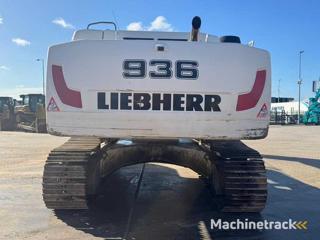 Liebherr R936
