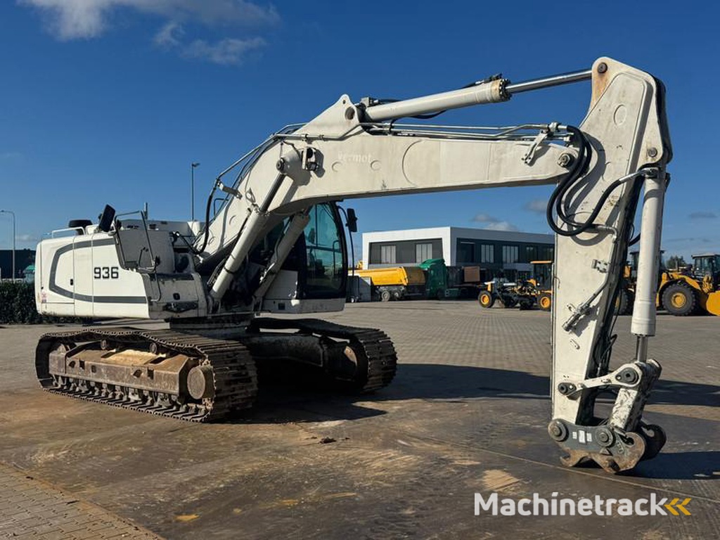 Liebherr R936