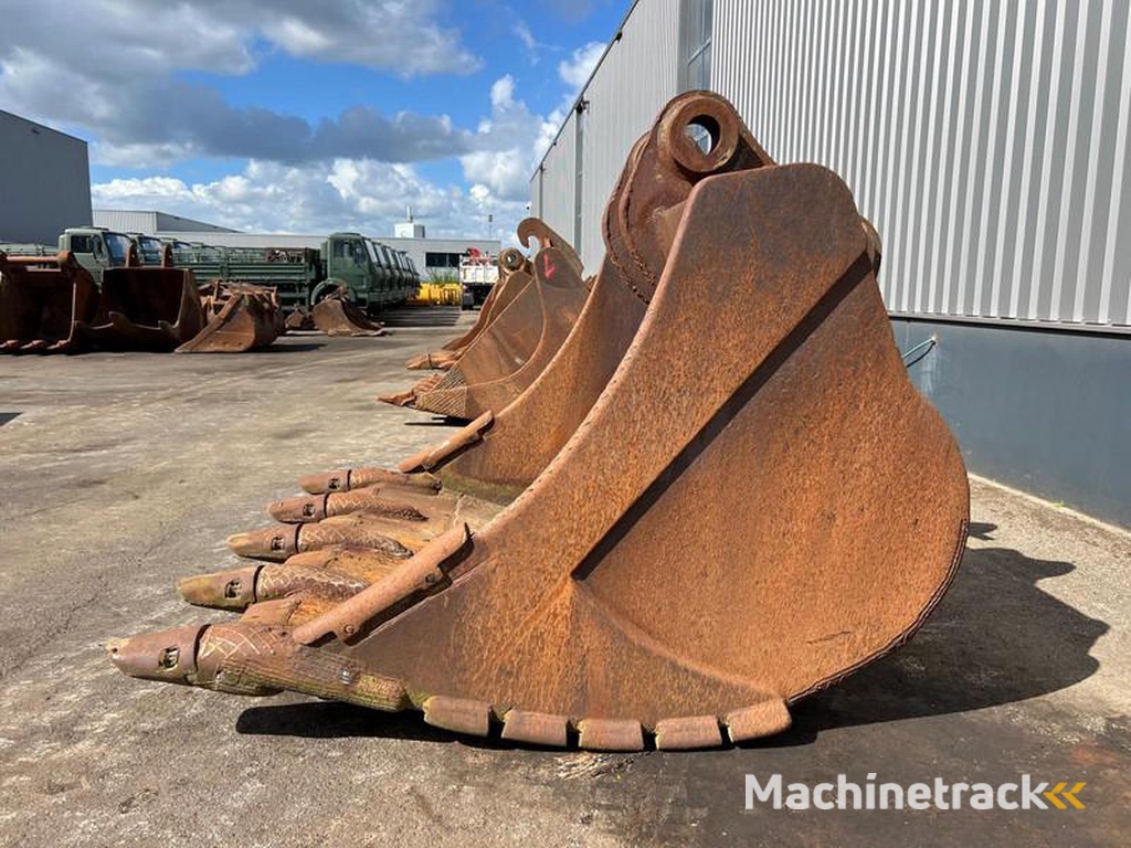 Caterpillar Caterpillar-385-bucket-with-teeth