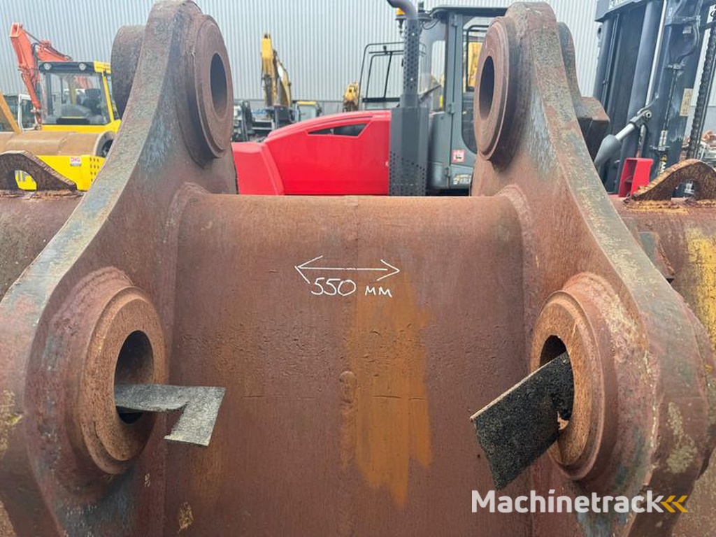 Caterpillar Caterpillar-385-bucket-with-teeth