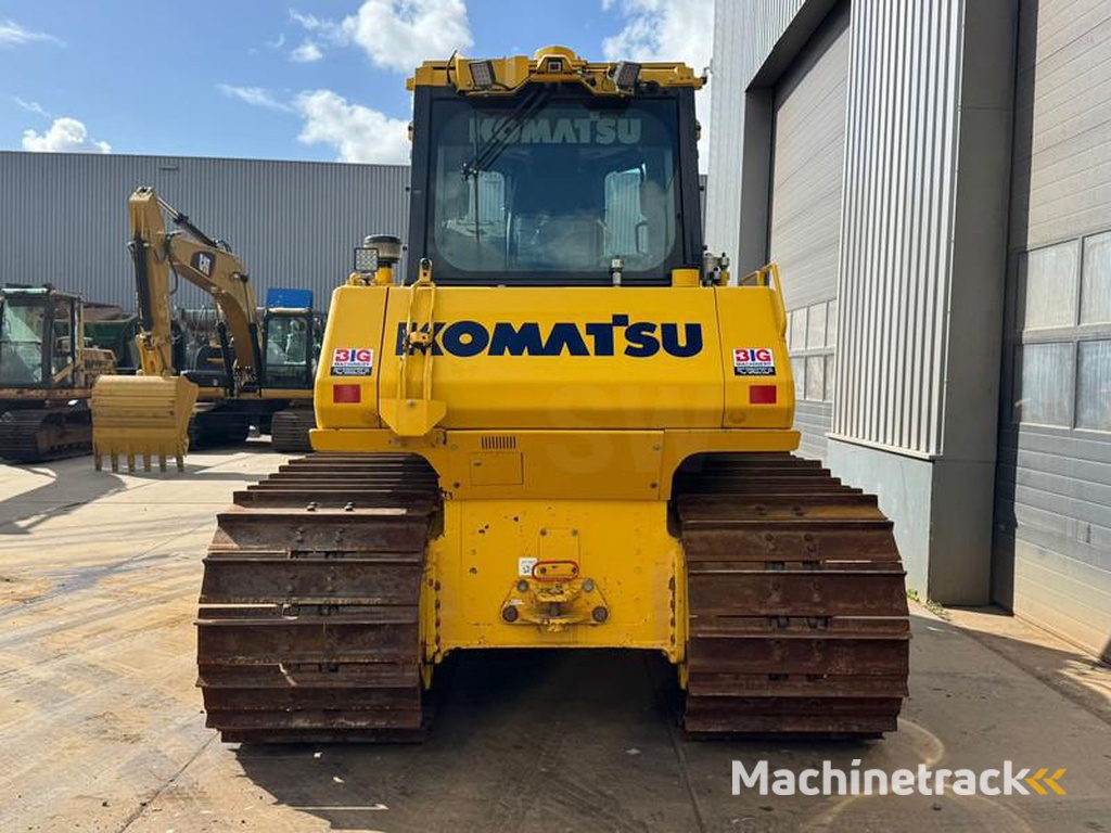 Komatsu D65PXi-18