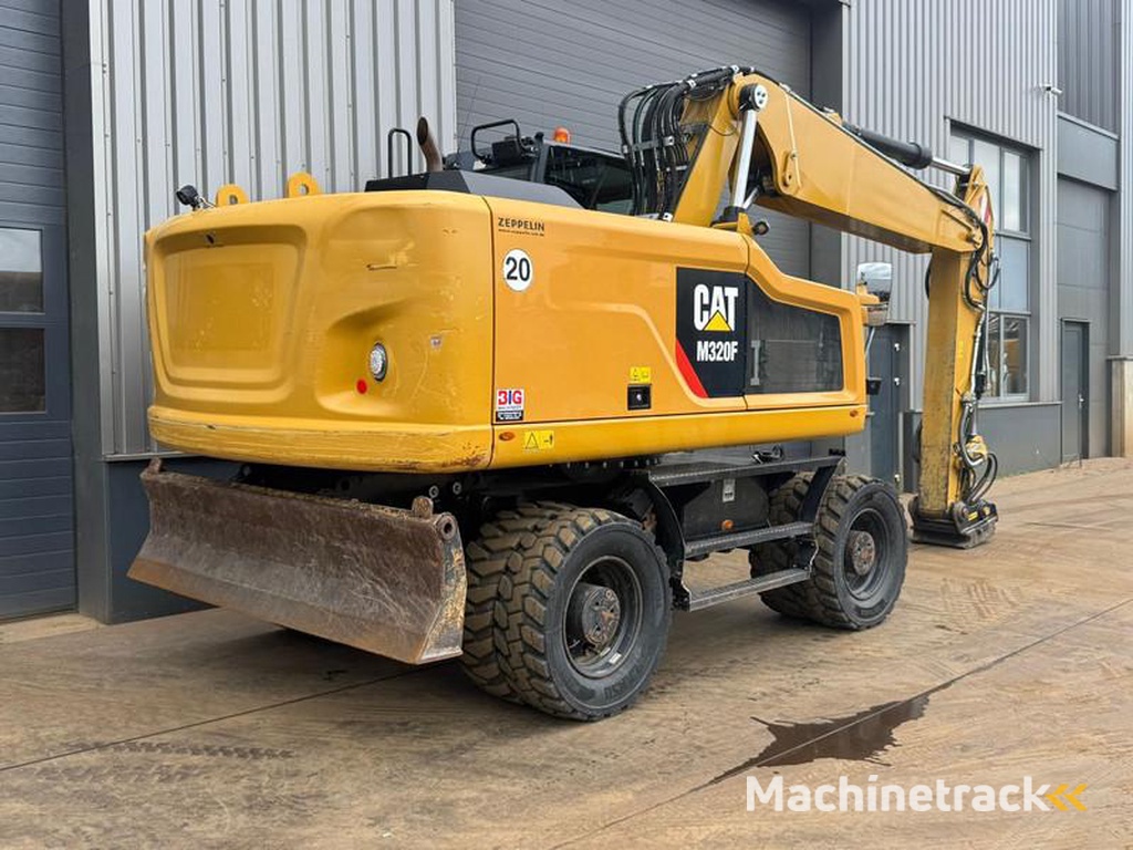 Caterpillar 320