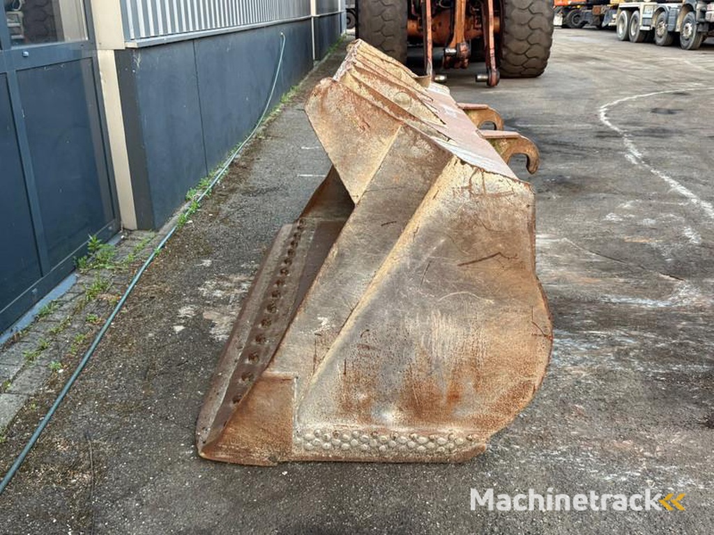 nc WG-2450 Volvo small