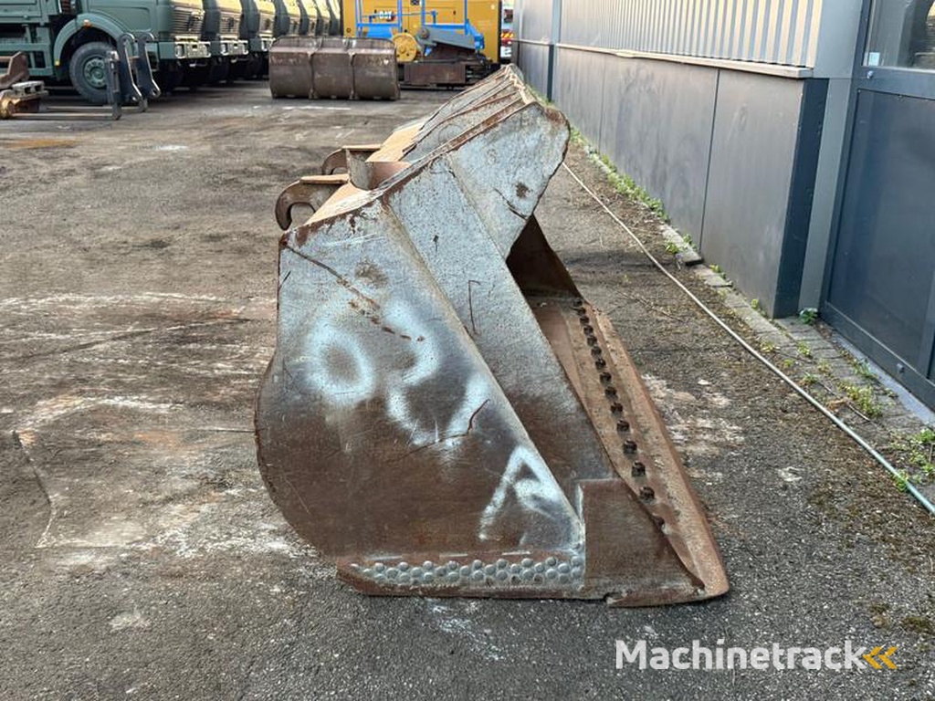 nc WG-2450 Volvo small