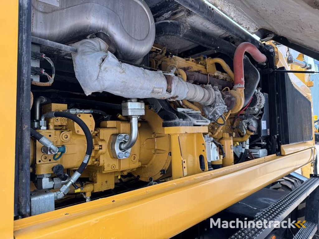 Caterpillar 24M