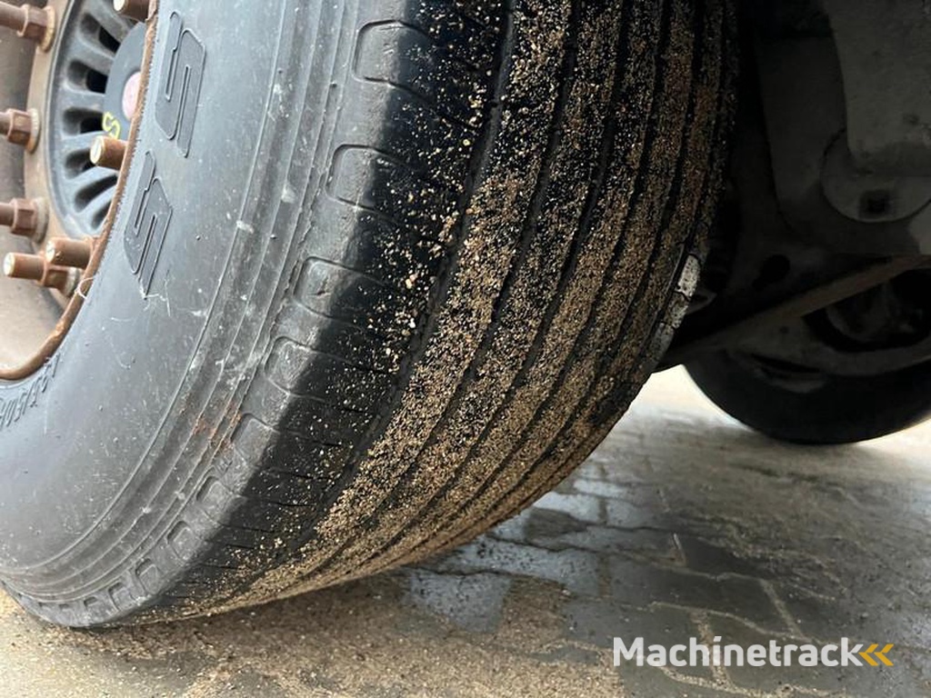 Stas S300ZX Tri/A Walking Floor