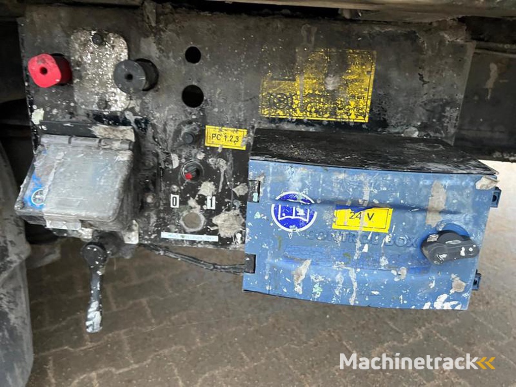 Stas S300ZX Tri/A Walking Floor