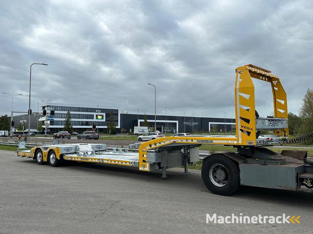 Vega-Trailer VEGAMAX 2 axle Truck transporter