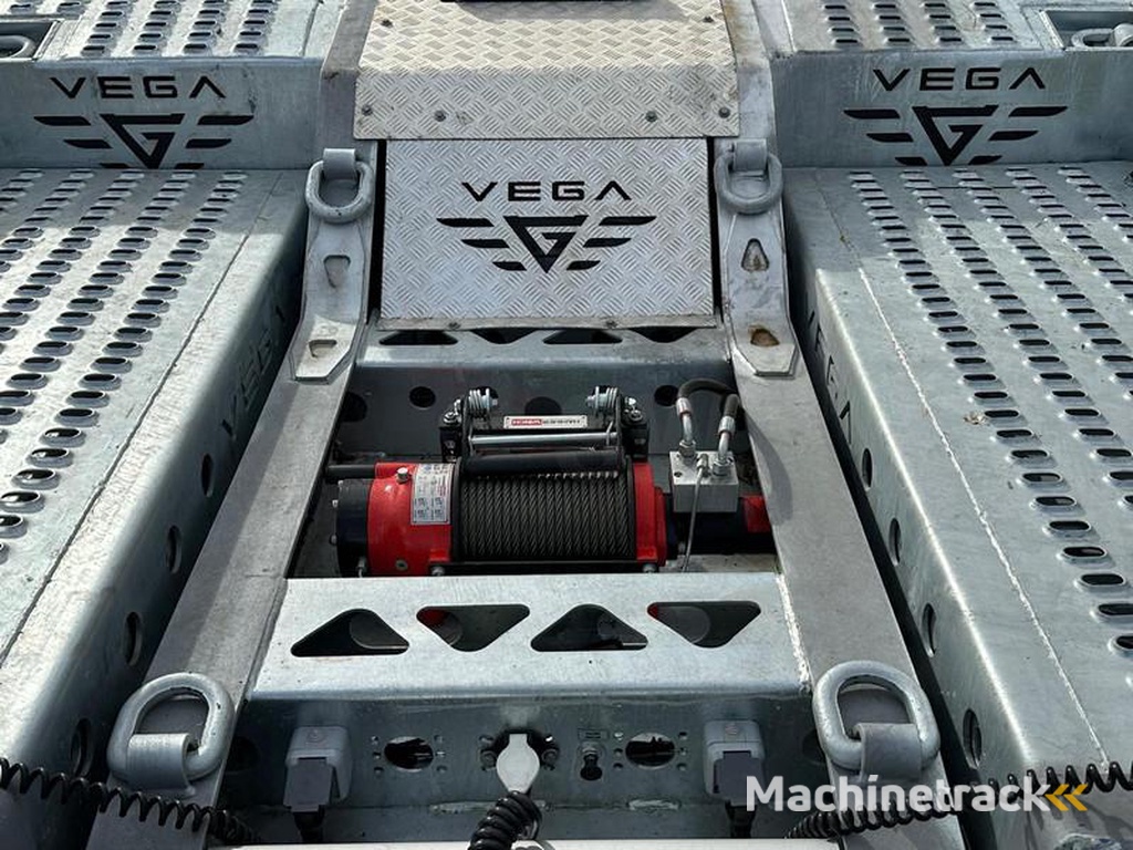 Vega-Trailer VEGAMAX 2 axle Truck transporter