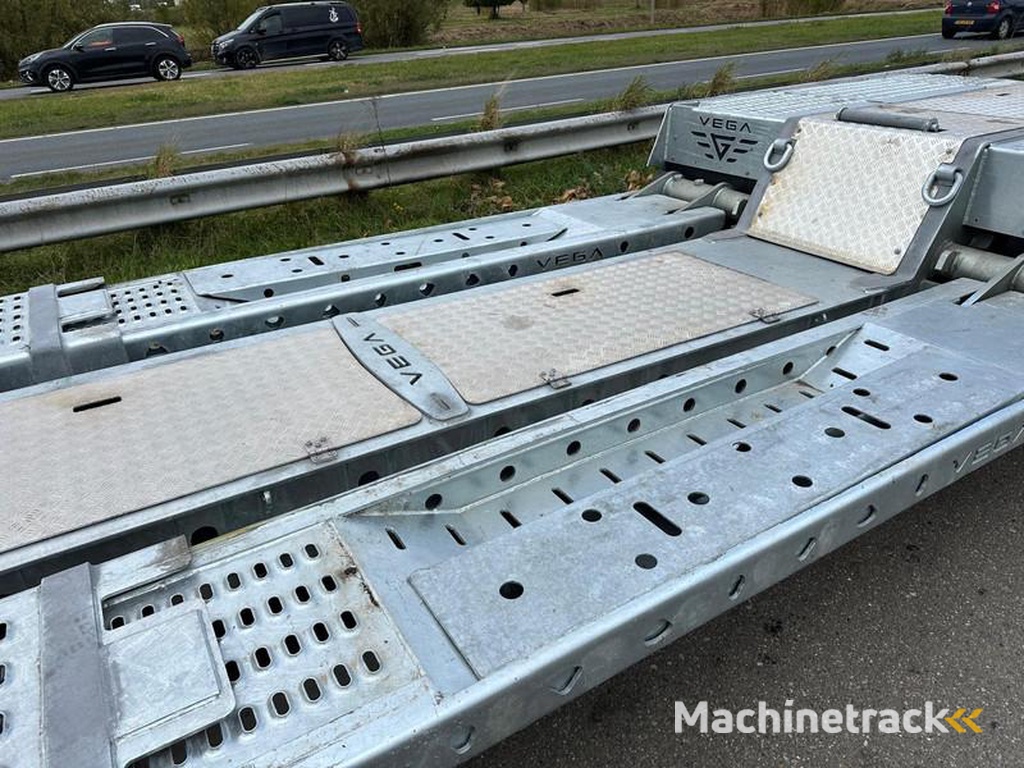 Vega-Trailer VEGAMAX 2 axle Truck transporter