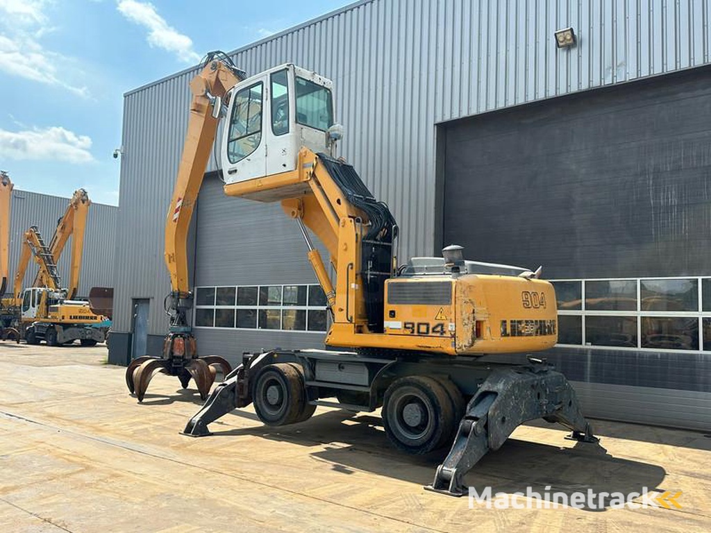 Liebherr A904C-Material-Handler