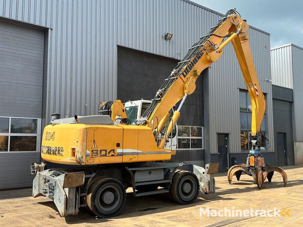 Liebherr A904C-Material-Handler