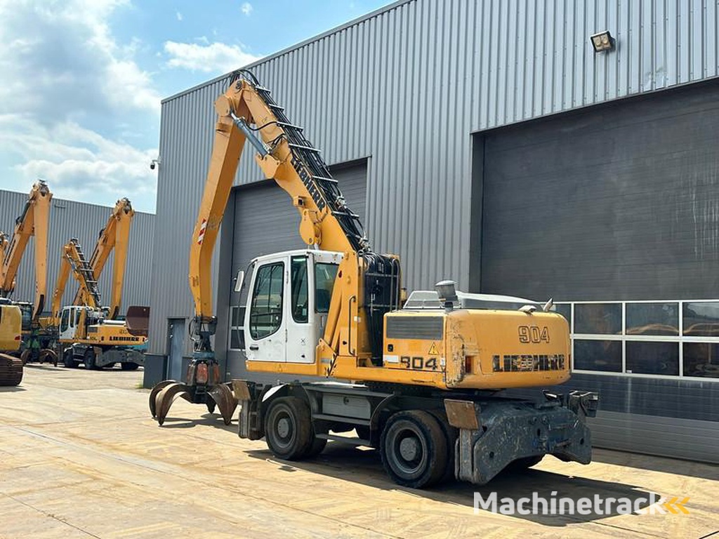 Liebherr A904C-Material-Handler