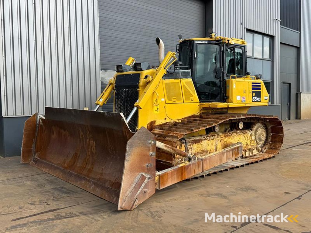 Komatsu D65PXi-18