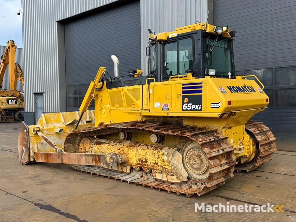 Komatsu D65PXi-18
