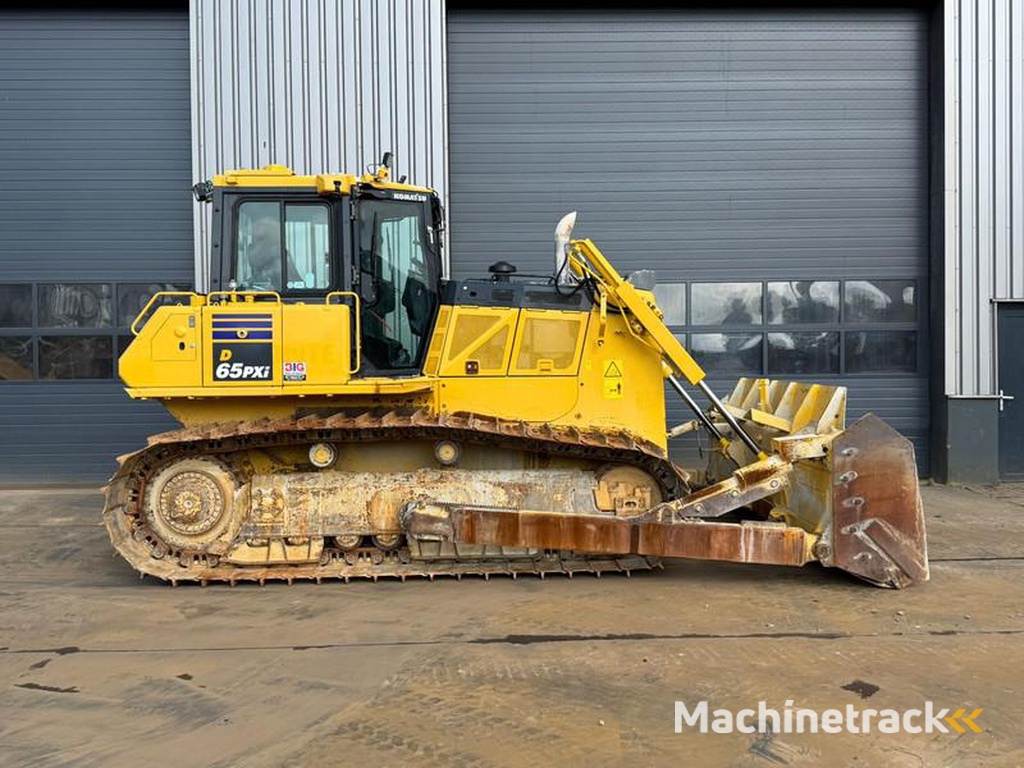 Komatsu D65PXi-18