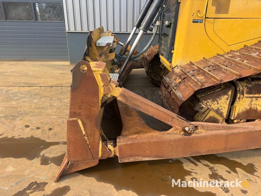 Caterpillar D6T LGP