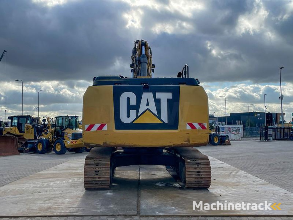Caterpillar 324E