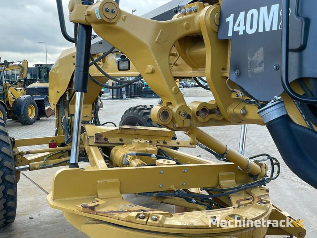 Caterpillar 140M2