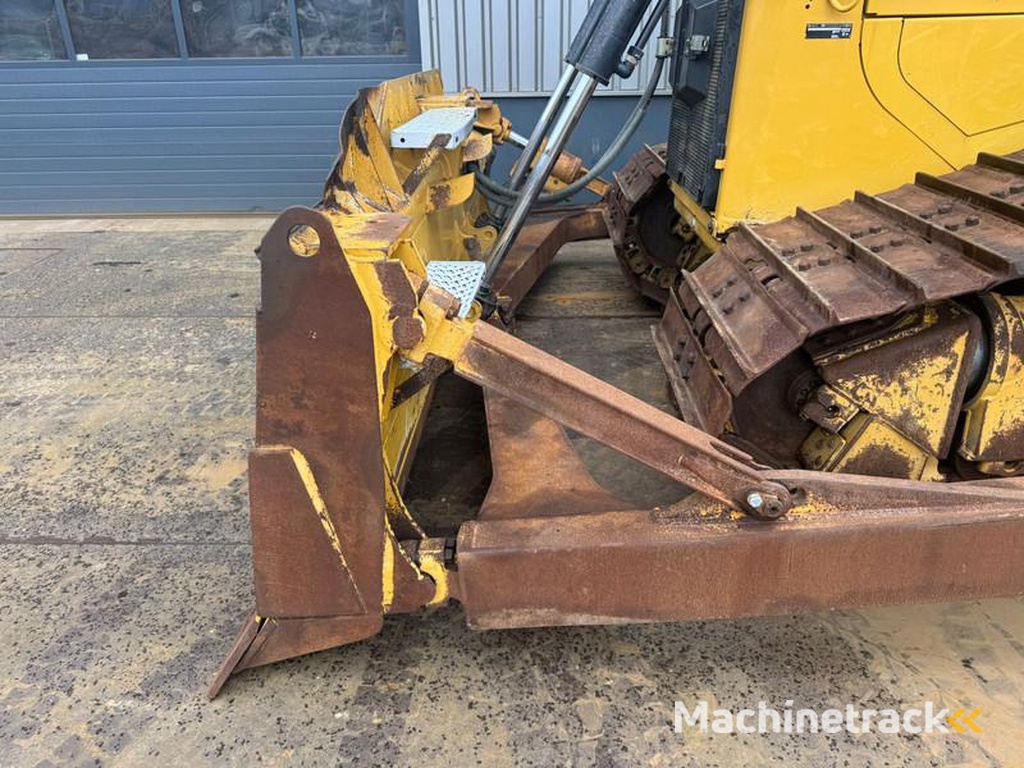 Caterpillar D6T LGP