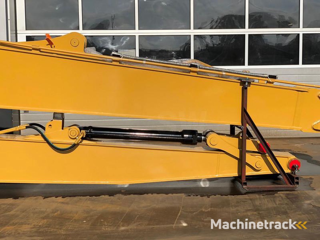 Caterpillar 330D-CAT-336D-E-F-18.5-M-long-reach-boom-pakage