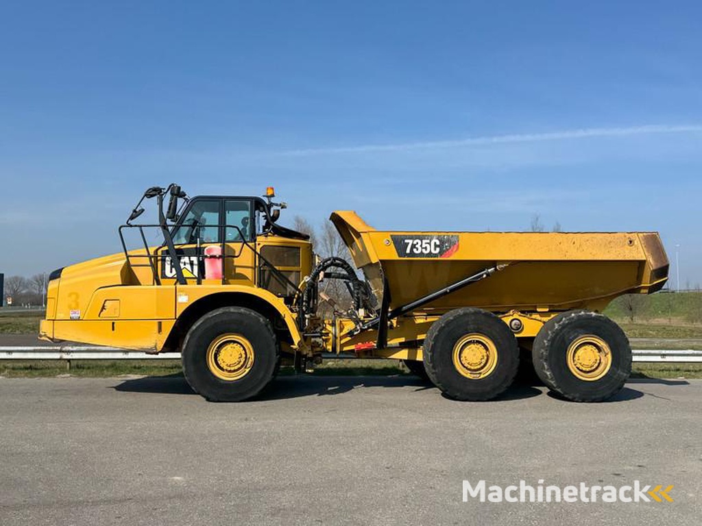 Caterpillar 735