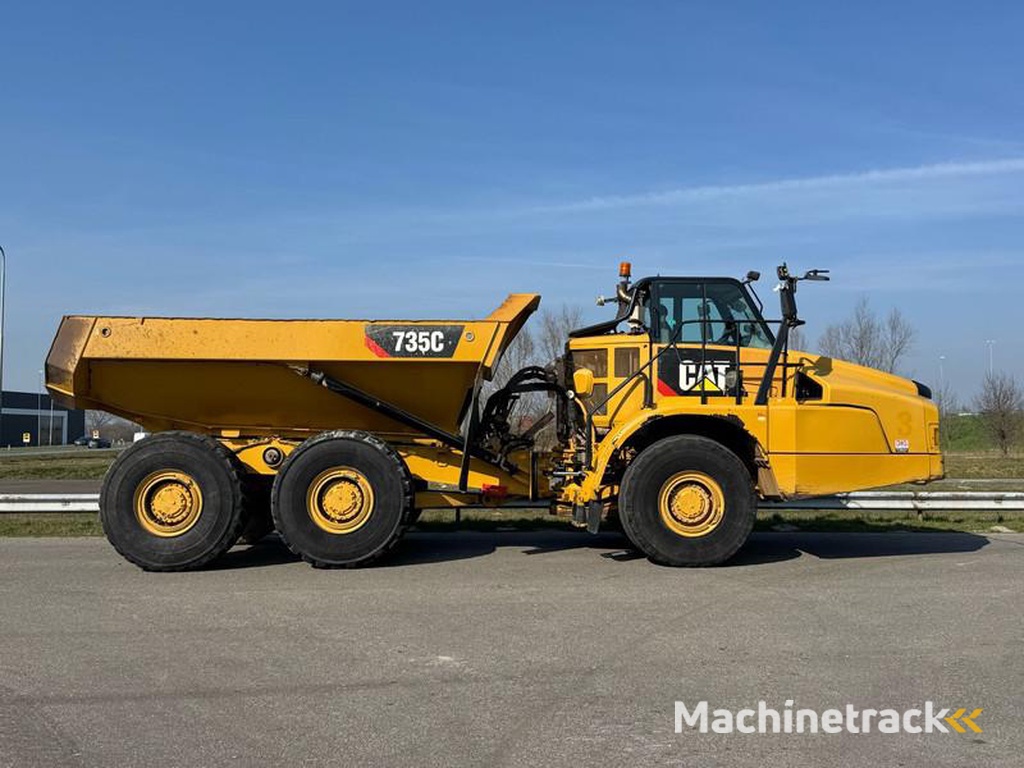 Caterpillar 735