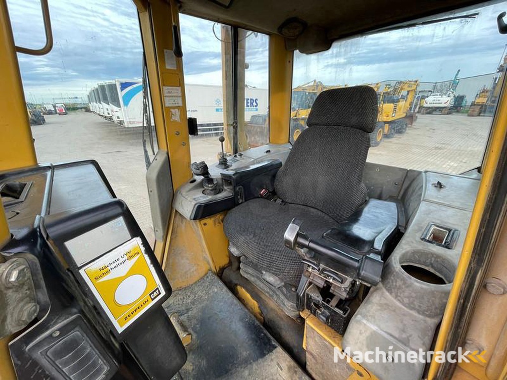 Caterpillar D6N LGP