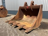 Minituur van Caterpillar Caterpillar-385-bucket-with-teeth