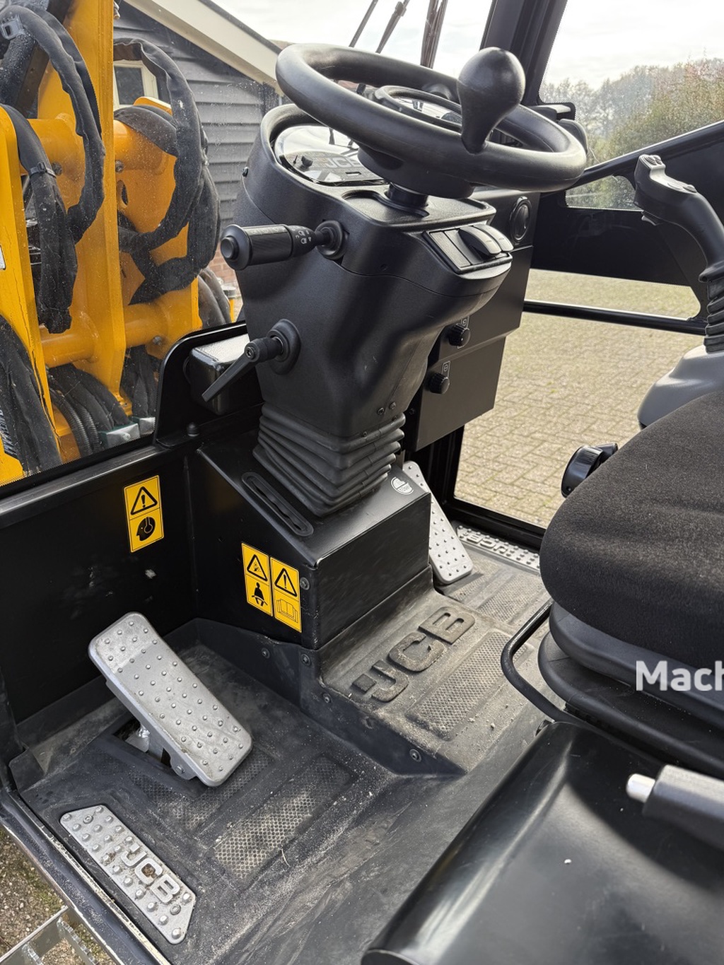 JCB 403 BJ 2024 slechts 300 uur NIEUWSTAAT !