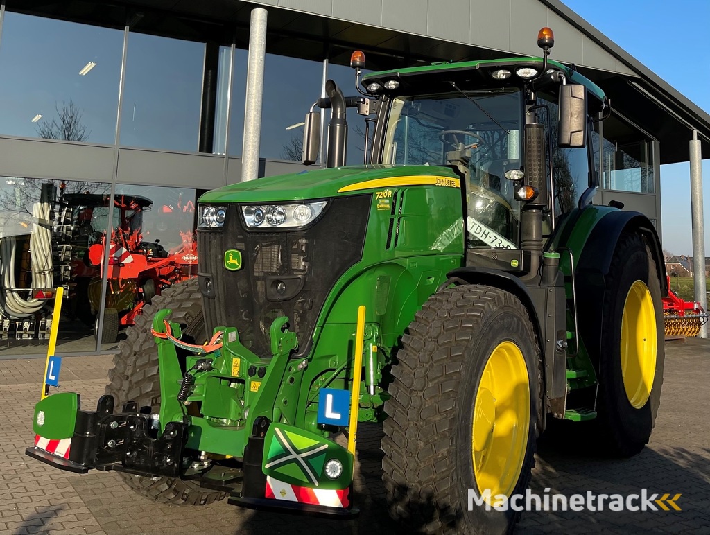 John Deere R7210