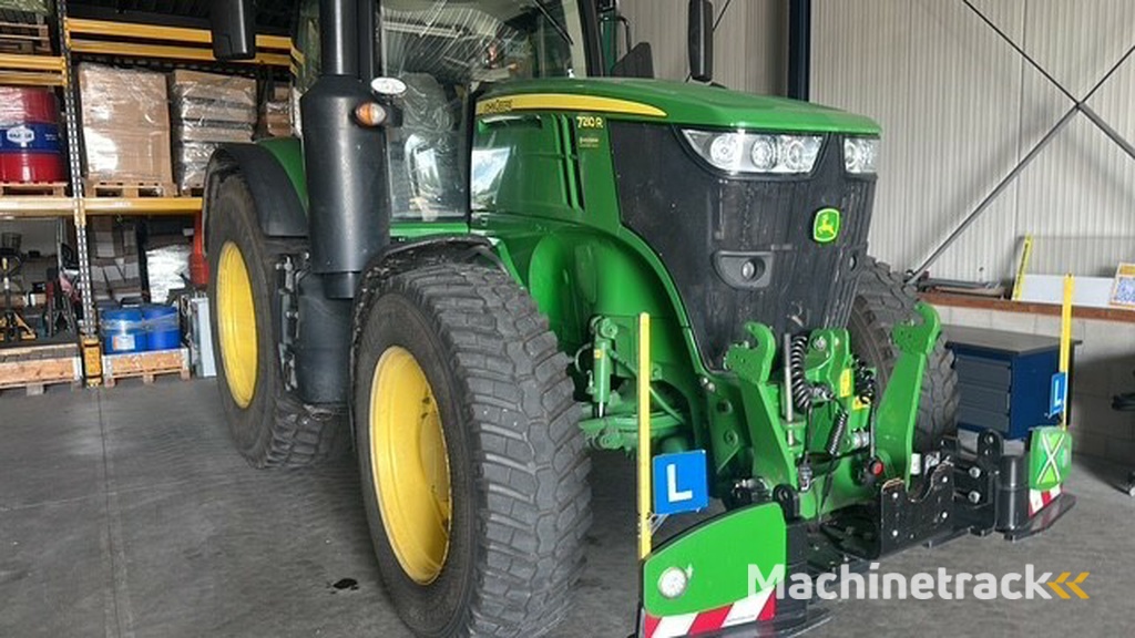 John Deere R7210