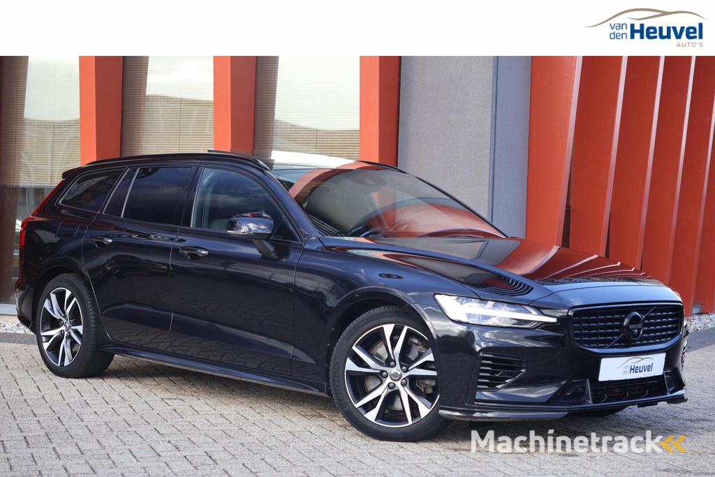 Volvo V60 T6 Recharge AWD R-Design | Panoramadak | Trekhaak | Stoelverwarming | BLIS | Pilot Assist | Harman / Kardon | Glossy Black