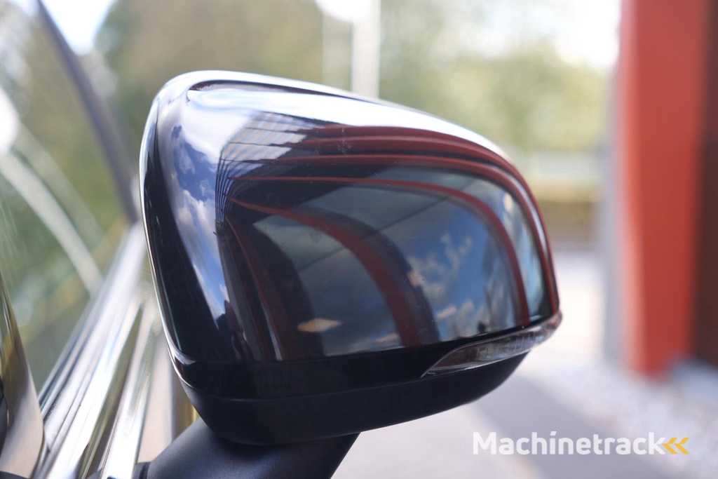 Volvo V60 T6 Recharge AWD R-Design | Panoramadak | Trekhaak | Stoelverwarming | BLIS | Pilot Assist | Harman / Kardon | Glossy Black