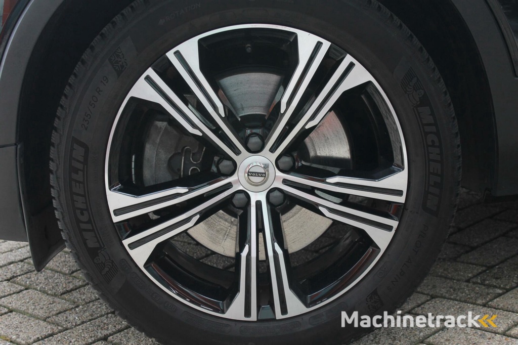 Volvo XC40 T4 Recharge Inscription | Leder | Trekhaak | 19 Inch | Keyless