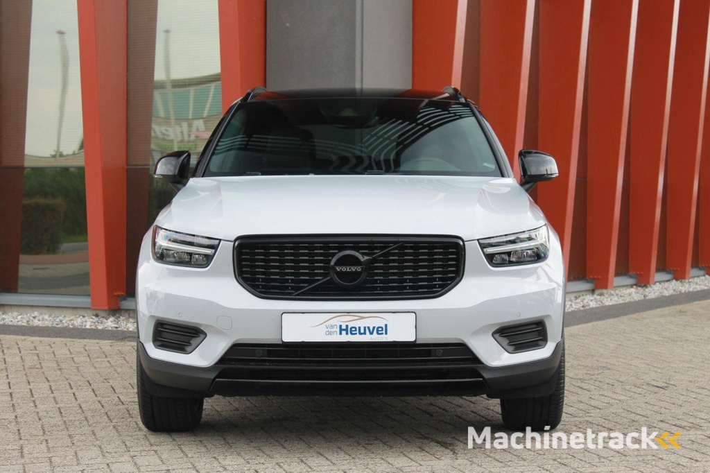 Volvo XC40 T4 Recharge R-Design | Parkeercamera | Stoelverwarming | Leder | Electr. Stoelen | Glossy Black | Keyless