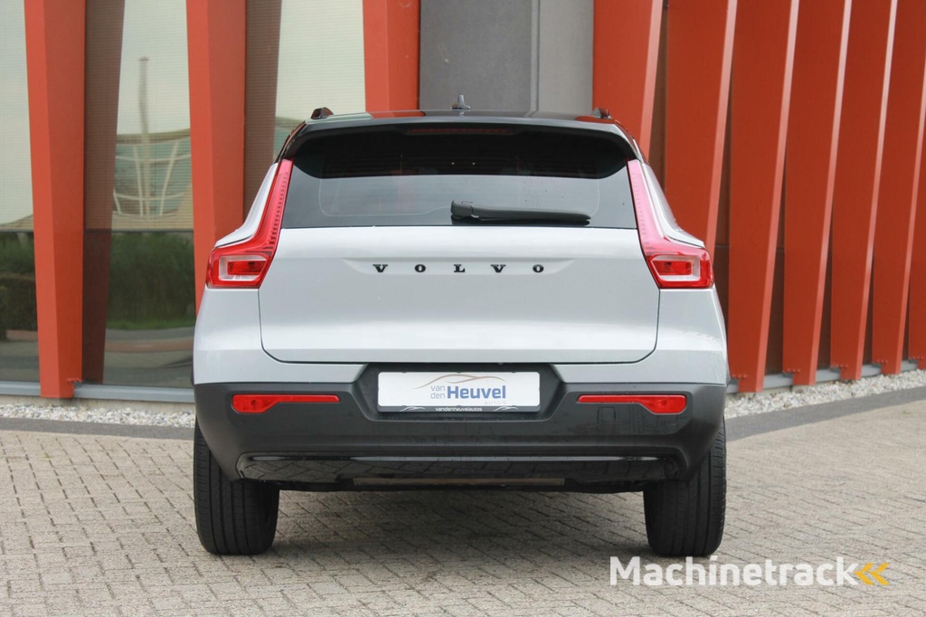 Volvo XC40 T4 Recharge R-Design | Parkeercamera | Stoelverwarming | Leder | Electr. Stoelen | Glossy Black | Keyless