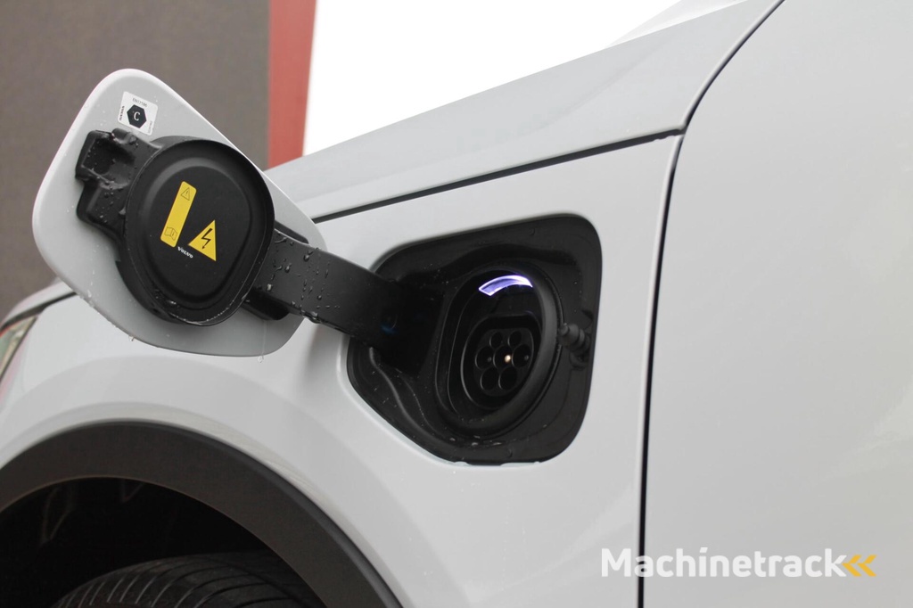 Volvo XC40 T4 Recharge R-Design | Parkeercamera | Stoelverwarming | Leder | Electr. Stoelen | Glossy Black | Keyless