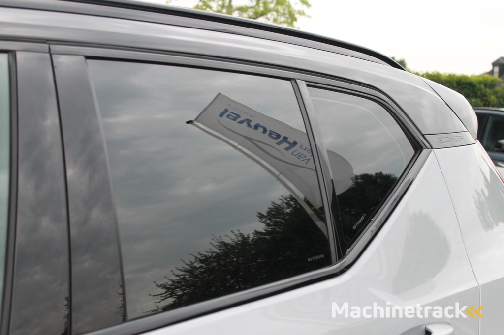 Volvo XC40 T4 Recharge R-Design | Parkeercamera | Stoelverwarming | Leder | Electr. Stoelen | Glossy Black | Keyless