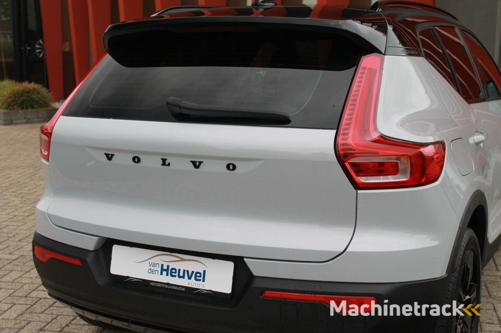 Volvo XC40 T4 Recharge R-Design | Parkeercamera | Stoelverwarming | Leder | Electr. Stoelen | Glossy Black | Keyless