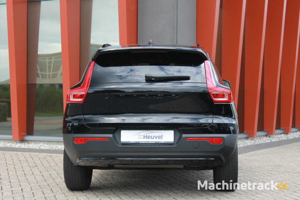 Volvo XC40 T4 Recharge R-Design | Stoelverwarming | Parkeercamera | BLIS | Pilot Assist | Electr. Stoelen | Glossy Black | Keyless