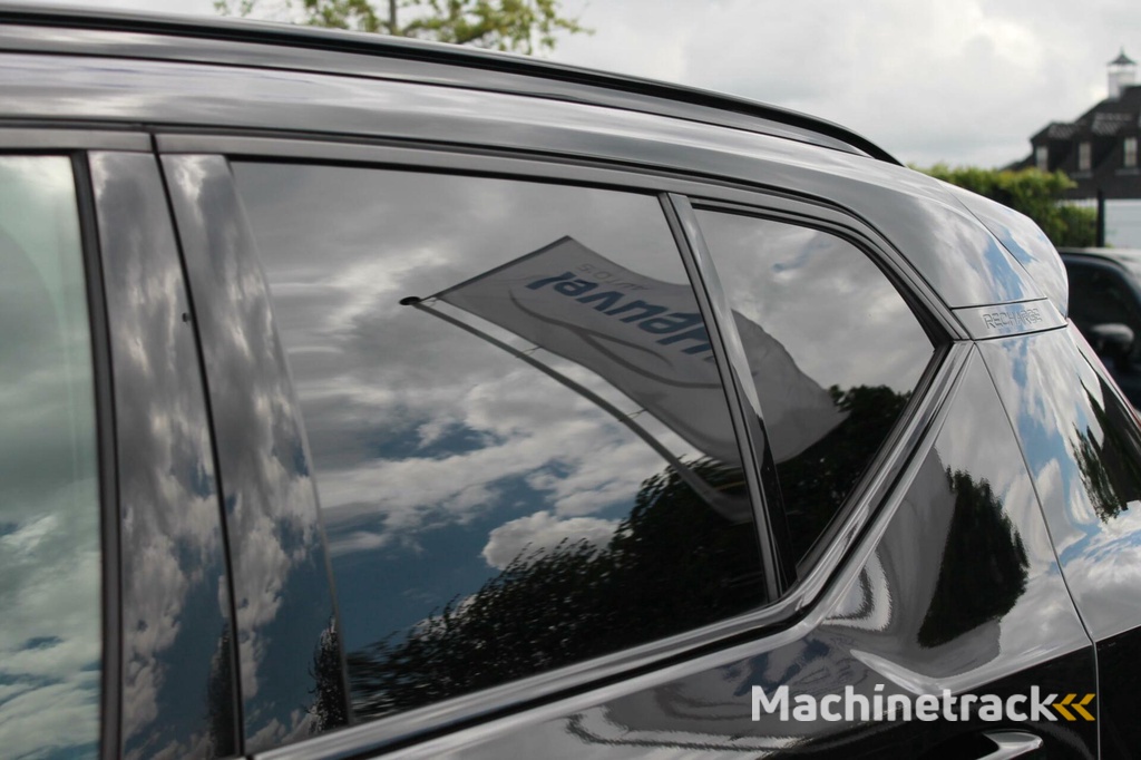 Volvo XC40 T4 Recharge R-Design | Stoelverwarming | Parkeercamera | BLIS | Pilot Assist | Electr. Stoelen | Glossy Black | Keyless