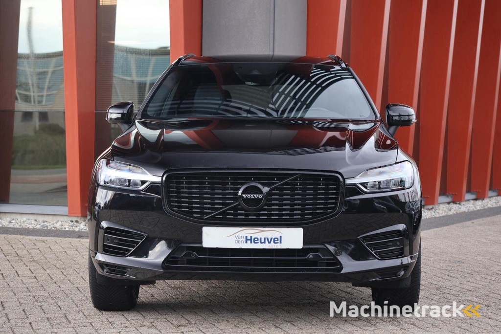 Volvo XC60 T6 Recharge AWD R-Design | Panoramadak | Trekhaak | Harman/Kardon | Parkeercamera | Mem. Stoelen | Glossy Black