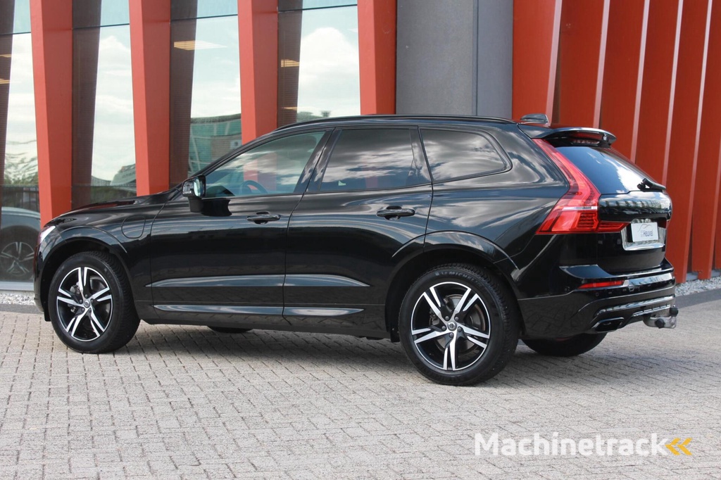 Volvo XC60 T6 Recharge AWD R-Design | Panoramadak | Trekhaak | Harman/Kardon | Parkeercamera | Mem. Stoelen | Glossy Black