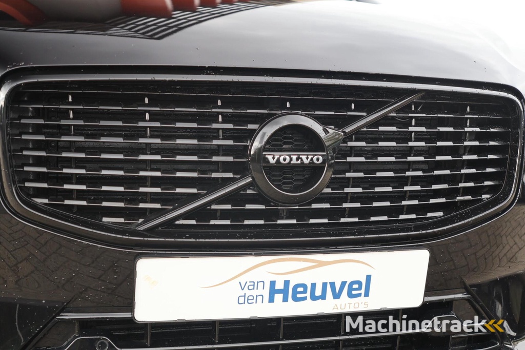 Volvo XC60 T6 Recharge AWD R-Design | Panoramadak | Trekhaak | Harman/Kardon | Parkeercamera | Mem. Stoelen | Glossy Black
