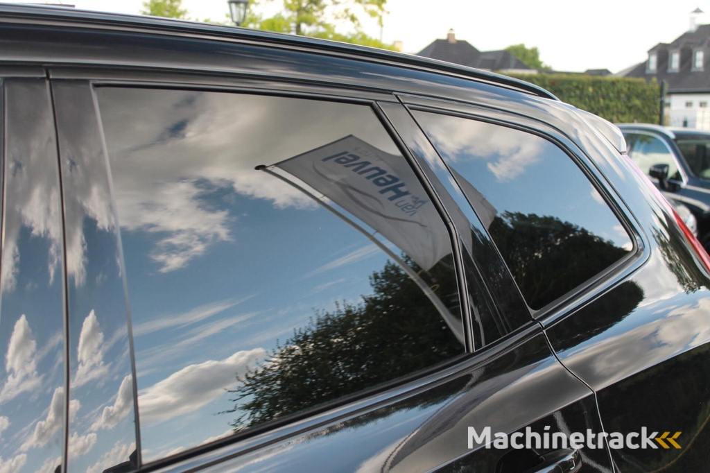 Volvo XC60 T6 Recharge AWD R-Design | Panoramadak | Trekhaak | Harman/Kardon | Parkeercamera | Mem. Stoelen | Glossy Black