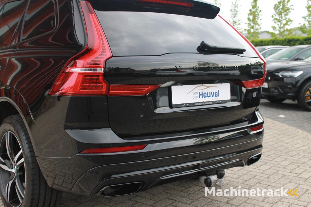 Volvo XC60 T6 Recharge AWD R-Design | Panoramadak | Trekhaak | Harman/Kardon | Parkeercamera | Mem. Stoelen | Glossy Black