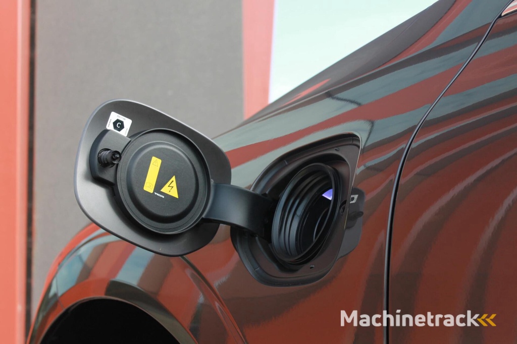 Volvo XC60 T6 Recharge AWD Inscription | Longe Range | Panoramadak | Stoelverwarming | Parkeercamera | Keyless