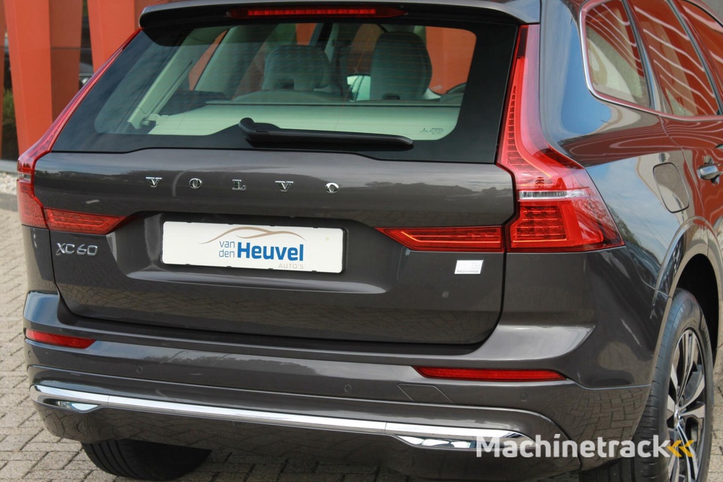 Volvo XC60 T6 Recharge AWD Inscription | Longe Range | Panoramadak | Stoelverwarming | Parkeercamera | Keyless
